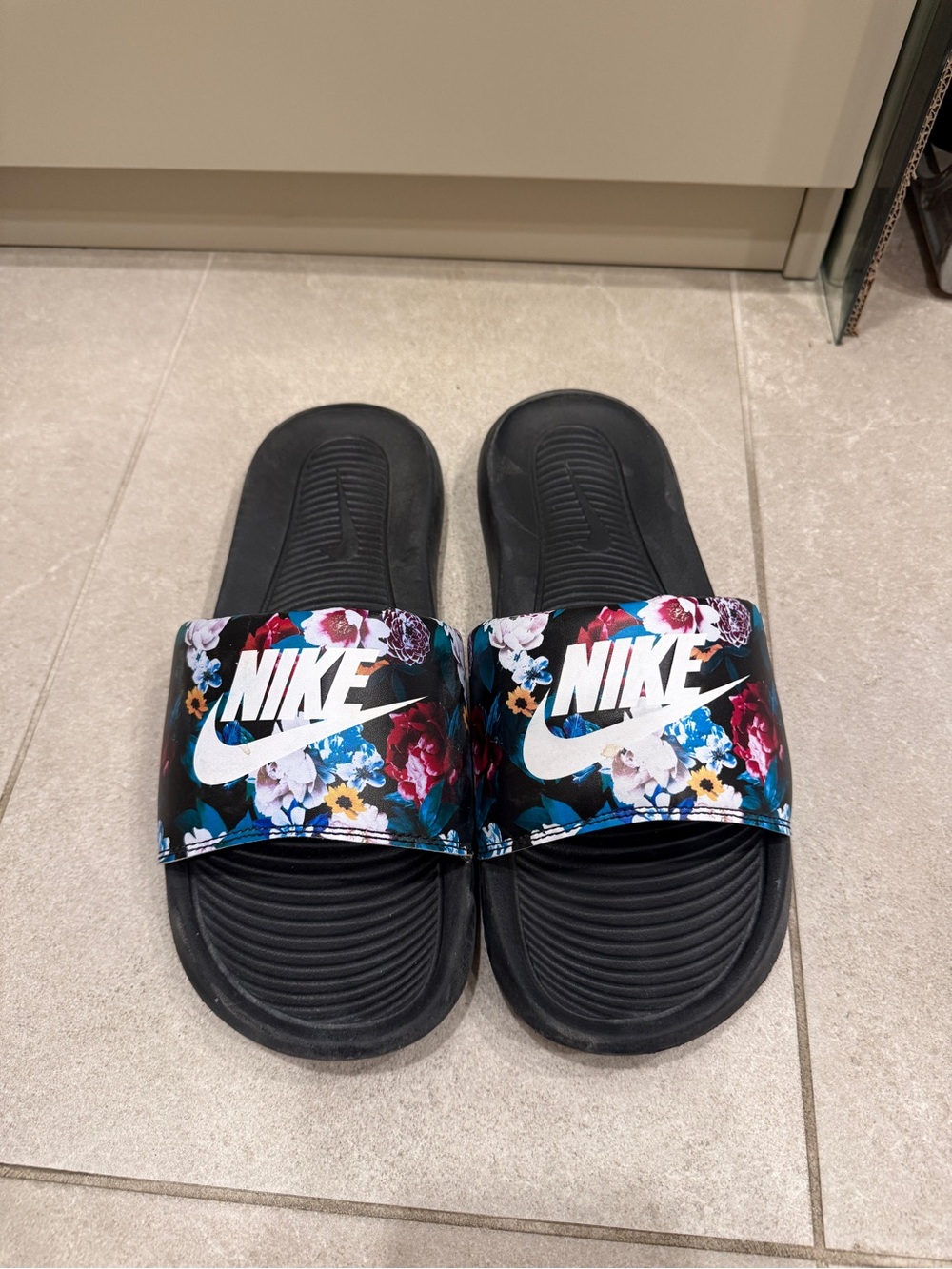 Nike Victori One Slides Floral